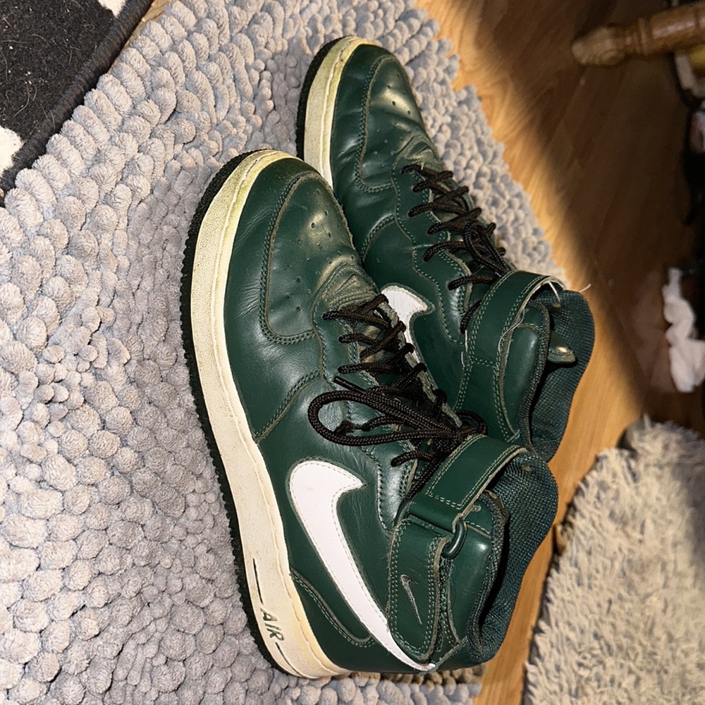 Nike Air Force - Picture 2 of 4
